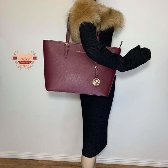 ❤️❤️SOLD❤️❤️Michael Kors Leather Purse💜 - Picture 14 of 16